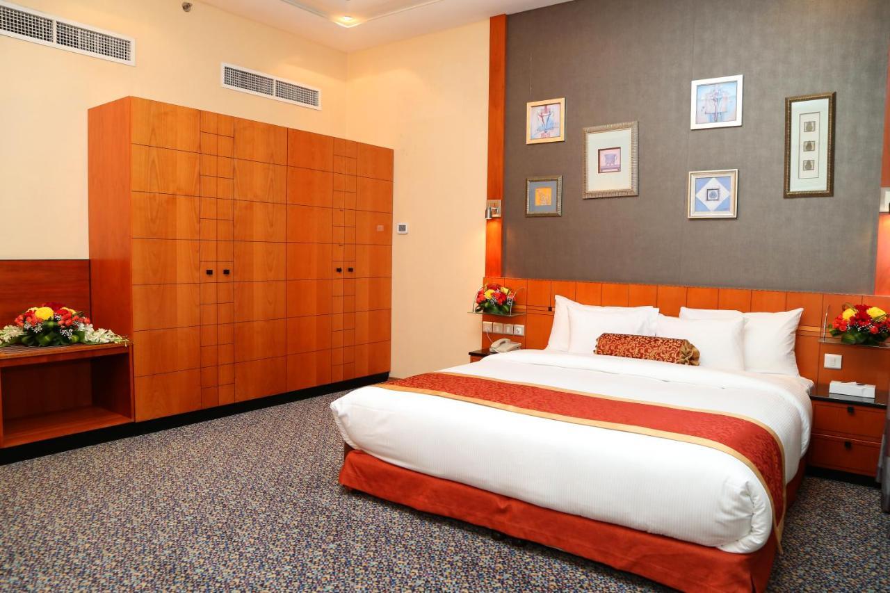 Gulf Court Hotel Al Manamah Esterno foto