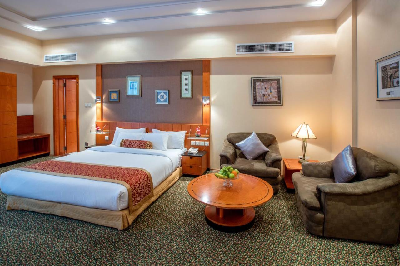 Gulf Court Hotel Al Manamah Esterno foto