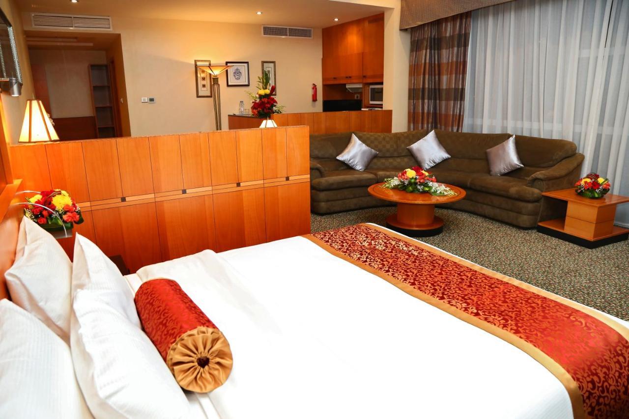 Gulf Court Hotel Al Manamah Esterno foto