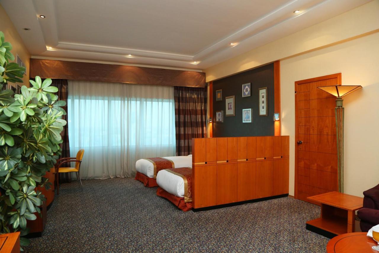 Gulf Court Hotel Al Manamah Esterno foto