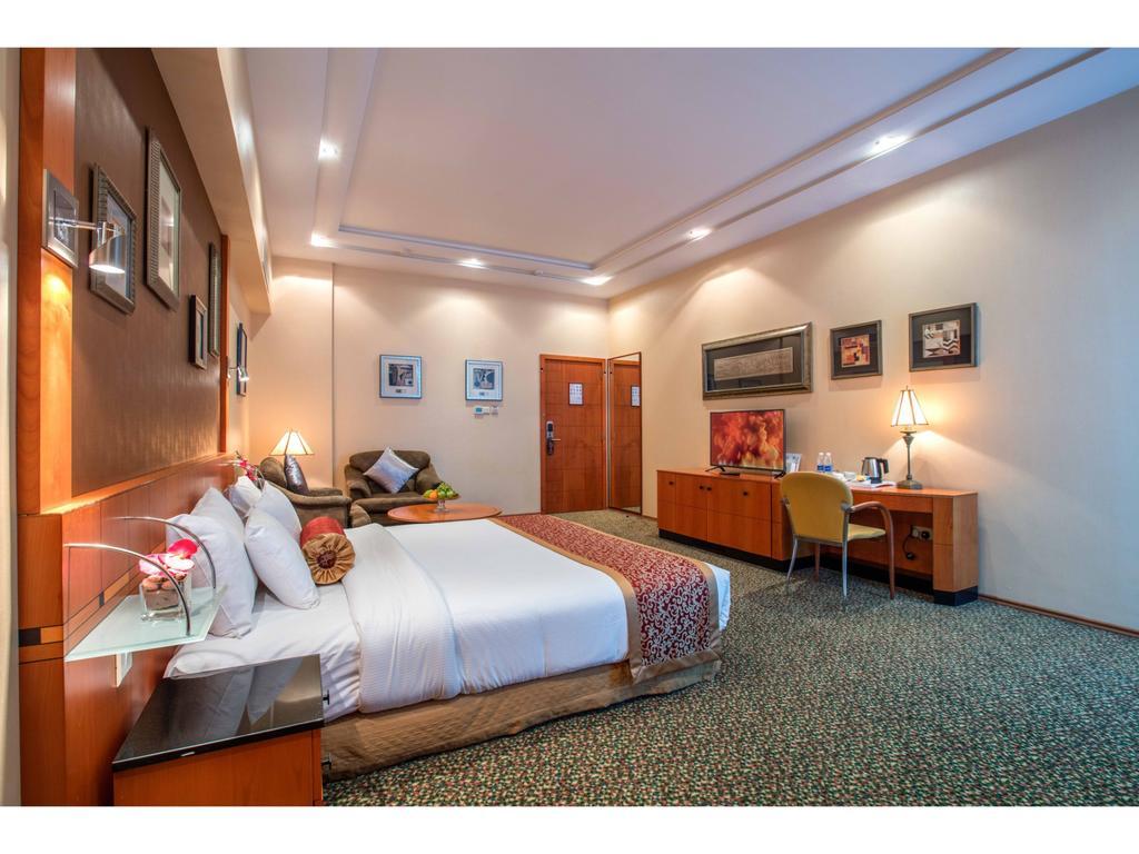Gulf Court Hotel Al Manamah Esterno foto