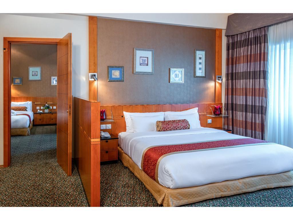 Gulf Court Hotel Al Manamah Esterno foto
