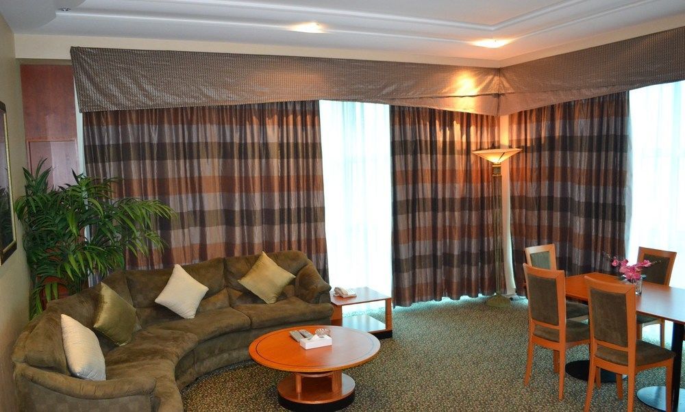 Gulf Court Hotel Al Manamah Esterno foto