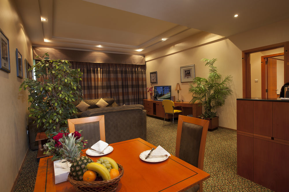 Gulf Court Hotel Al Manamah Esterno foto